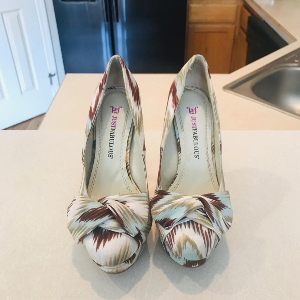 🥳JustFab closed toes shoes/high heels